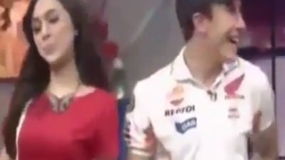 Marquez sedotto dalla presentatrice tv