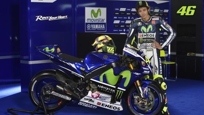 Rossi alla presentazione della Yamaha MotoGP 2015