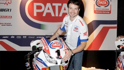 SBK: nei box del Team Honda