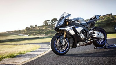 Yamaha YZF-R1 e R1M