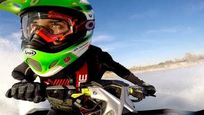 Davide Giugliano e la moto d'acqua
