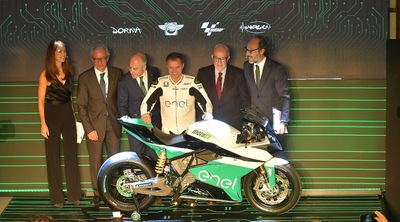 Moto-e: Capirossi presenta Energica, la moto del mondiale "green" - FOTO