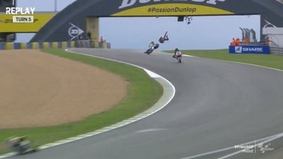 Moto2 GP Francia: l'highside di Luca Marini - FOTO