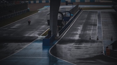 SBK, Test Jerez: le foto più belle della prima giornata (bagnata)