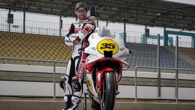 Test Qatar: Crutchlow in pista con la livrea per il 60° anniversario Yamaha - FOTO