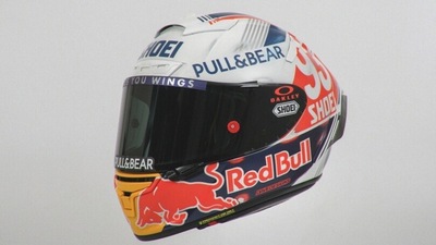 MotoGP: Marquez alla conquista della Germania, con un casco retrò