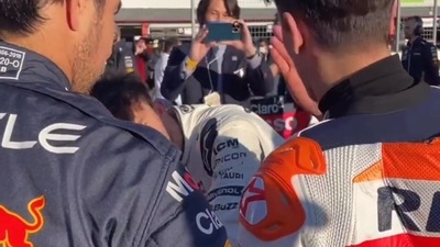 Pierre Gasly e Sergio Perez a lezione di MotoGP dal prof Marc Marquez