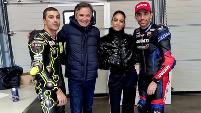 SBK: Elodie "in pista" con Andrea Iannone e Michele Pirro a Misano