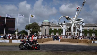 La parata dei campioni MotoGP a Goodwood