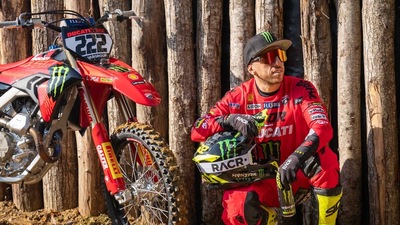Tony Cairoli con la nuova Ducati Desmo 450 MX