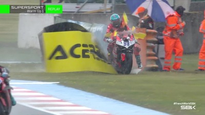 SSP, Adrian Huertas contro i cartelloni pubblicitari nel warm up a Magny-Cours