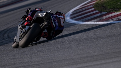 Martin soffia 27 candeline sulle torta: Buon Compleanno Jorge!