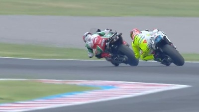 Lo strepitoso sorpasso di Di Giannantonio all'ultimo giro su Zarco