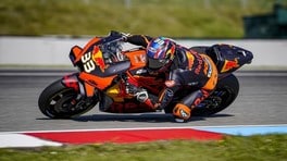 MotoGP, GP Repubblica Ceca: Binder regala la vittoria alla KTM