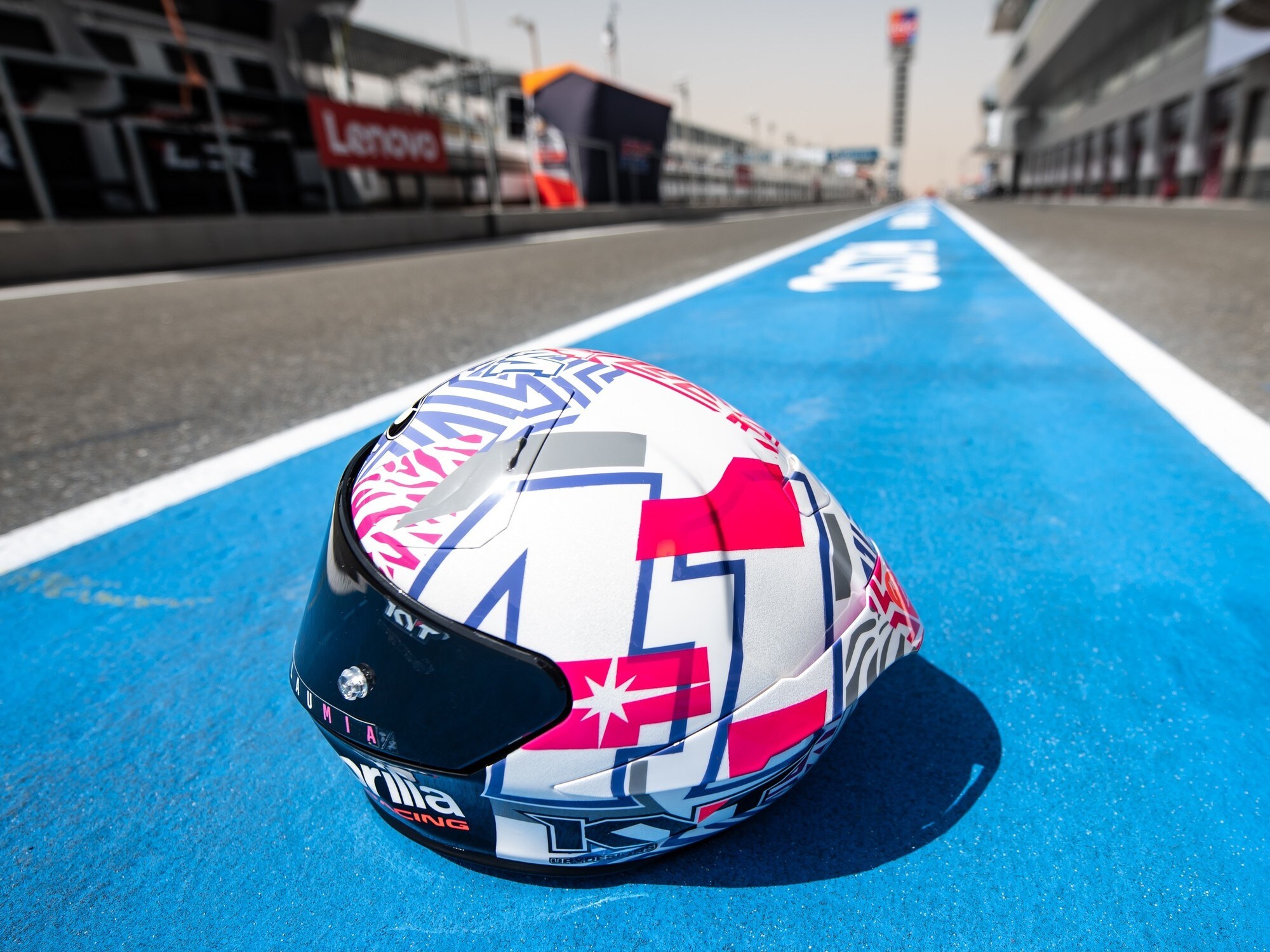 MotoGP, nuovi colori per il casco di Aleix Espargarò - Foto | Motosprint