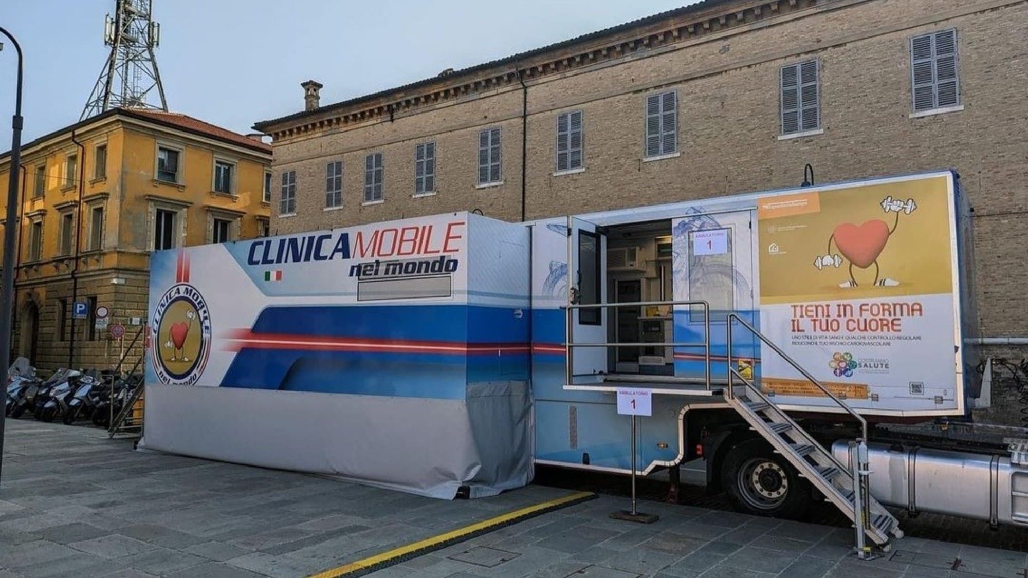 Clinica Mobile non solo in pista, ma anche al servizio dei cittadini