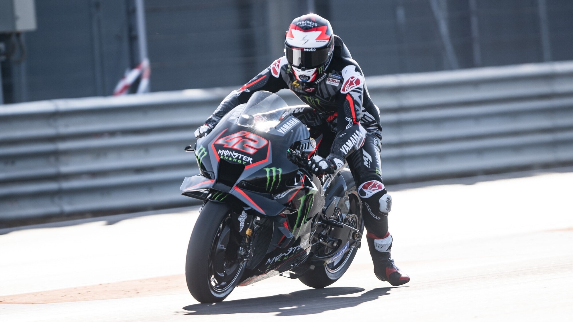 MotoGP, test Valencia: è già sbocciato l'amore tra Alex Rins e Yamaha?