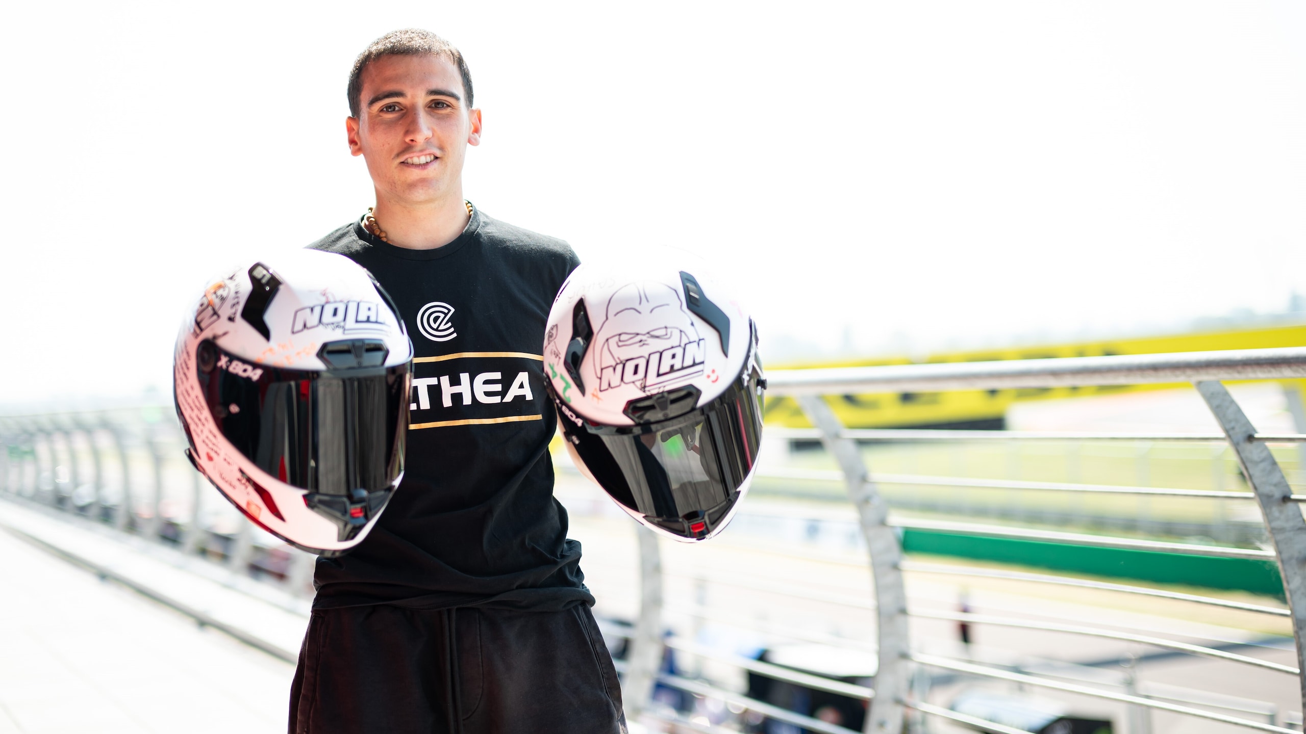 Colori, sogni e speranze: il casco speciale di Leonardo Taccini per Cremona