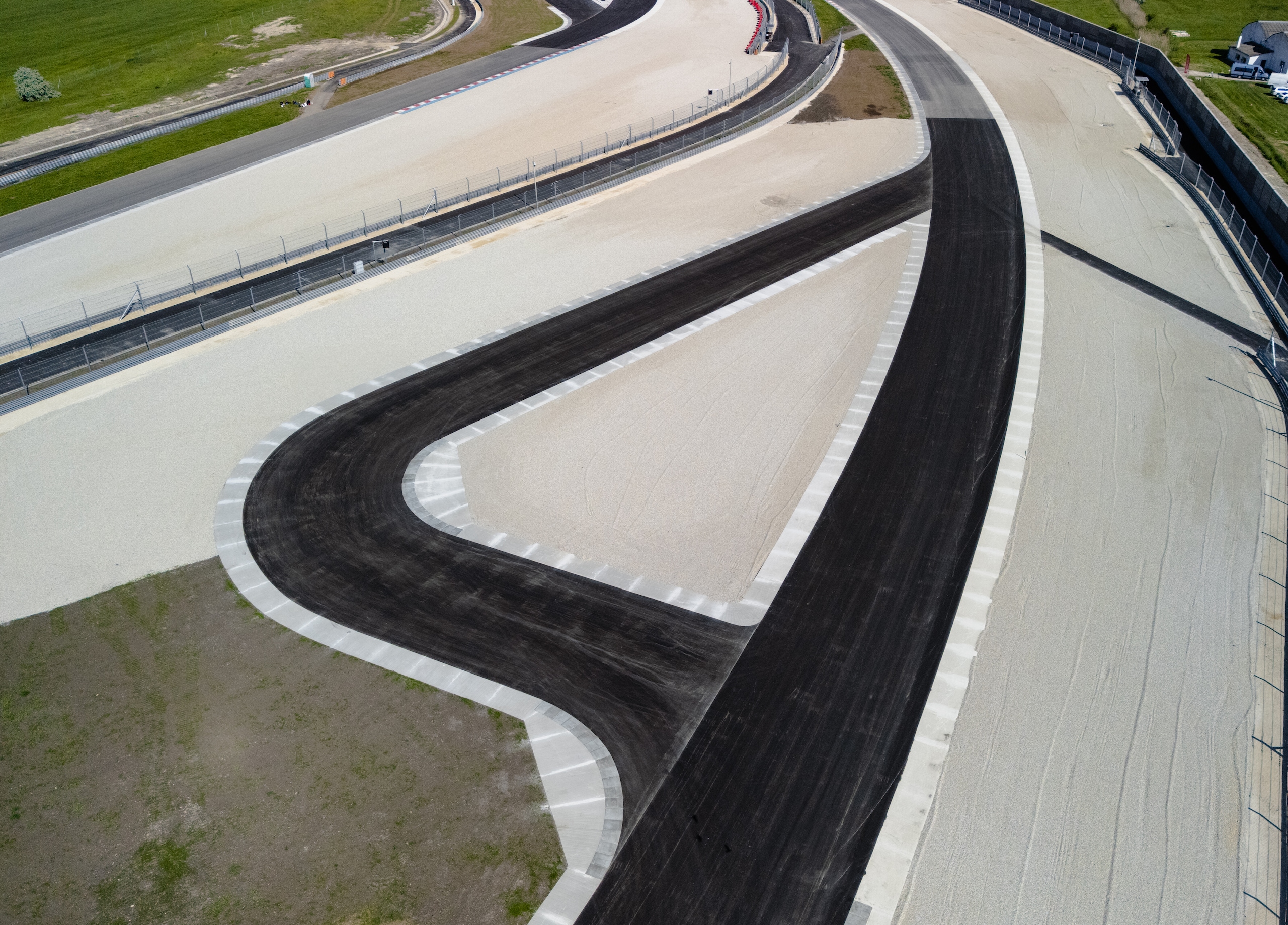 Il Balaton Park è (quasi) pronto per il mondiale Superbike: le foto inedite