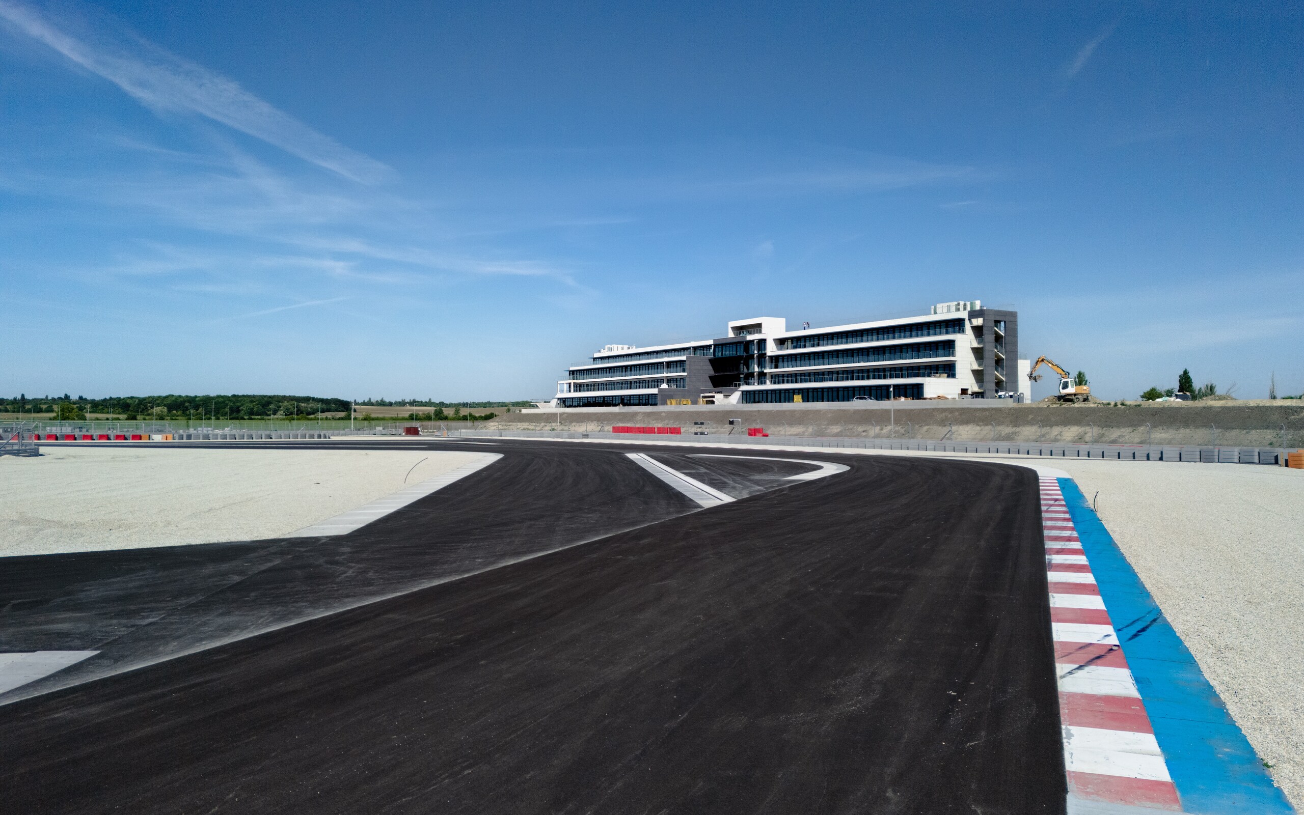 Il Balaton Park è (quasi) pronto per il mondiale Superbike: le foto inedite