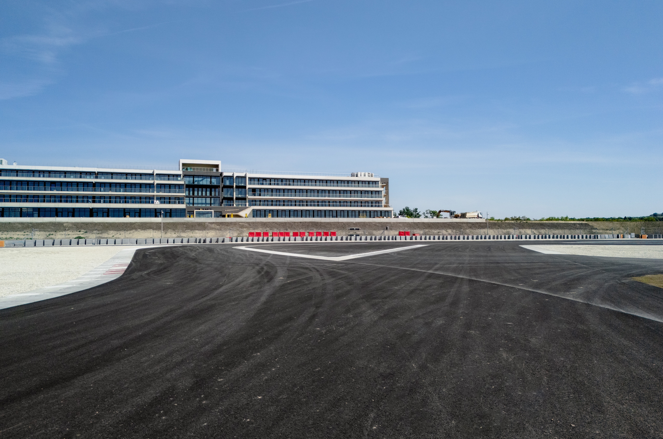 Il Balaton Park è (quasi) pronto per il mondiale Superbike: le foto inedite