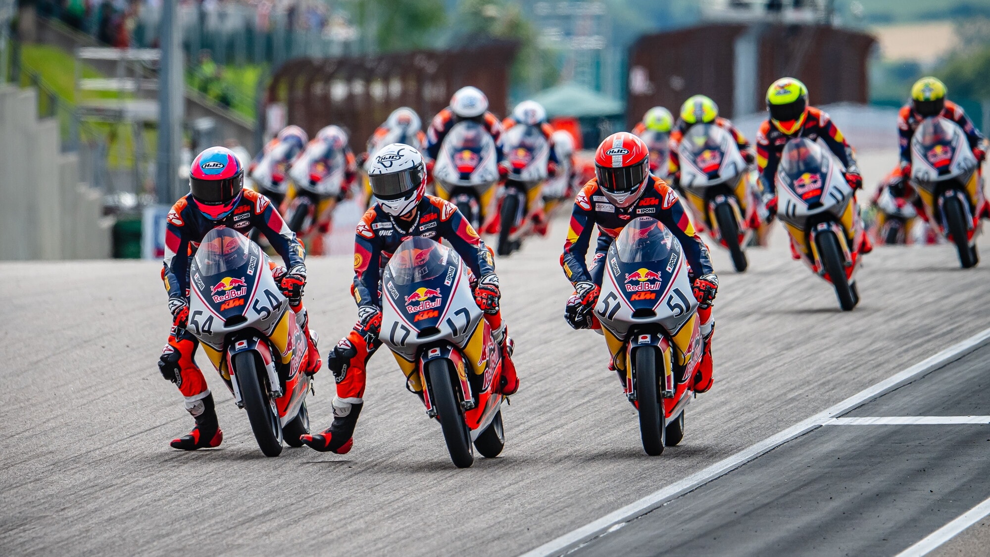 Rookies Cup, campionato riaperto: Uriarte e Pratama trionfano al Sachsenring