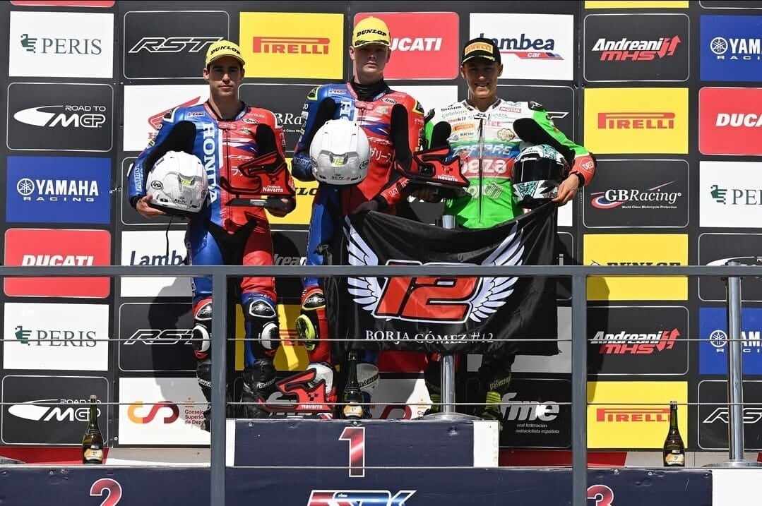 Il toccante tributo del paddock dell'ESBK per Borja Gomez