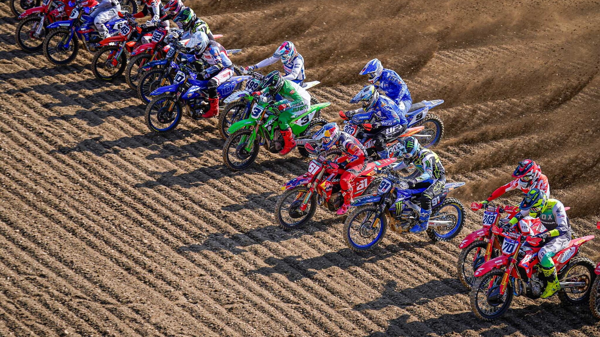 MXGP: Loket assalto alla tabella rossa