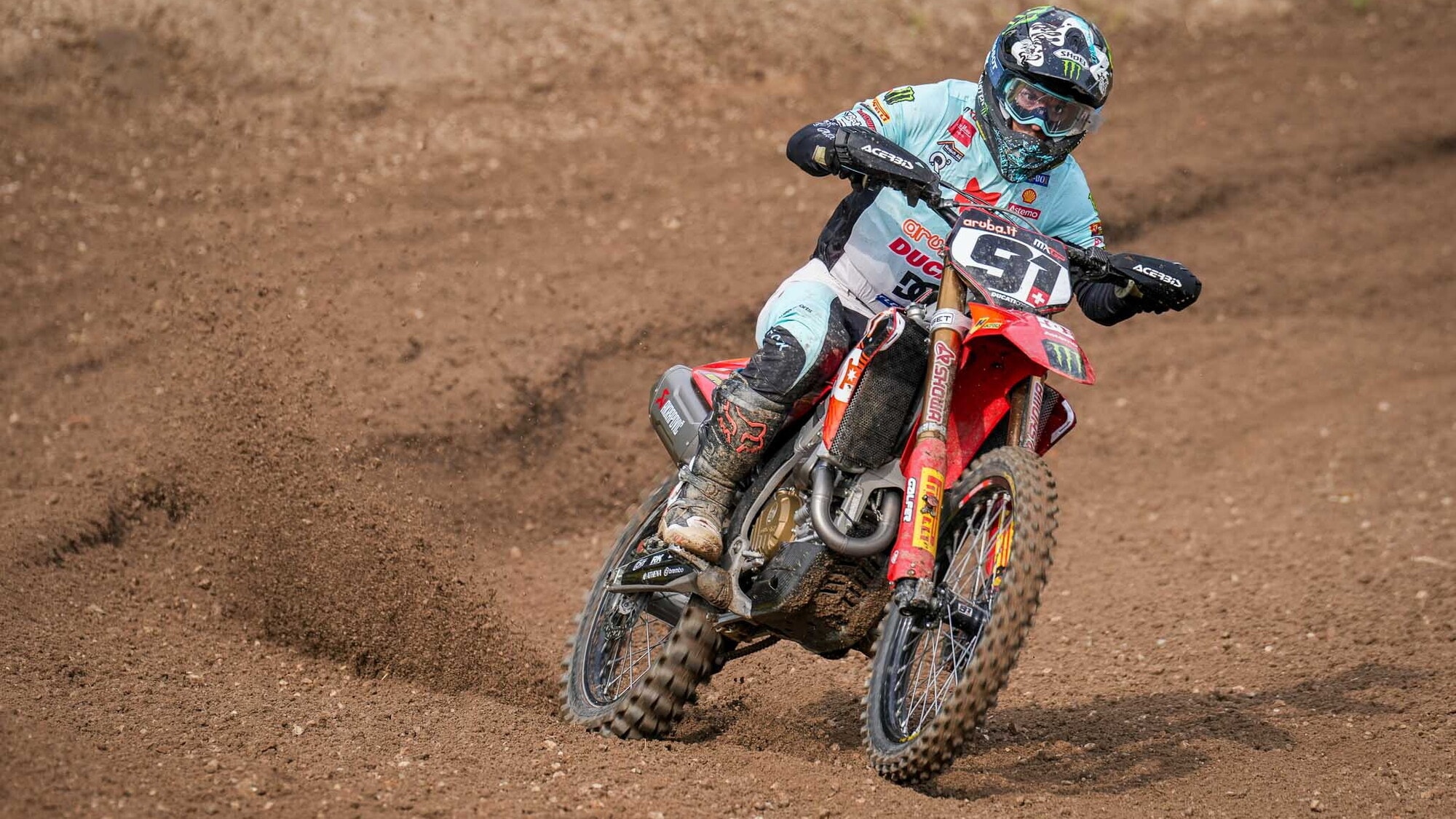 MXGP: sorpresa Seewer nelle libere di Loket