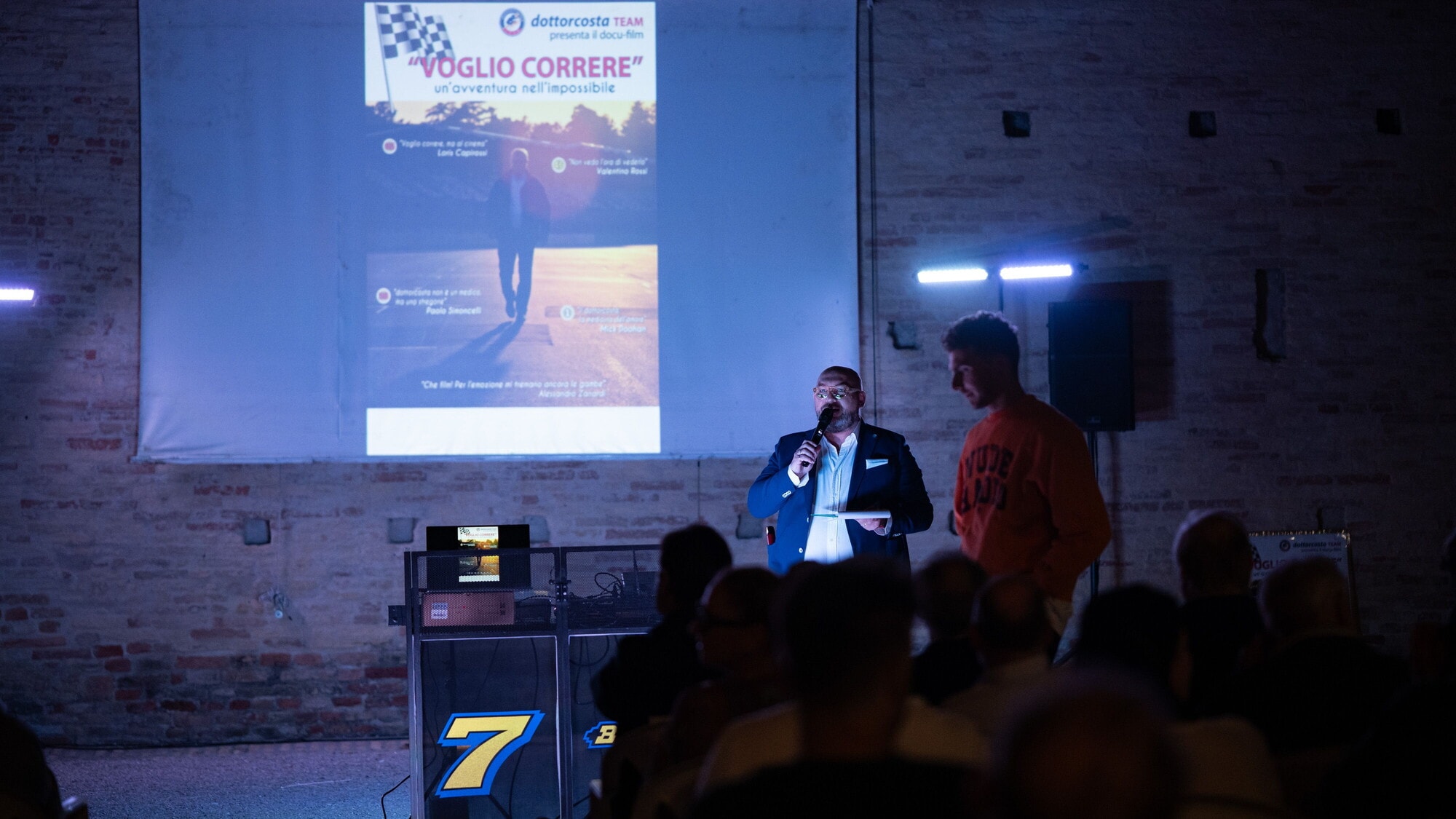 A Montecosaro l'omaggio al Dottor Costa da parte di Baldassarri e del suo Fan Club 