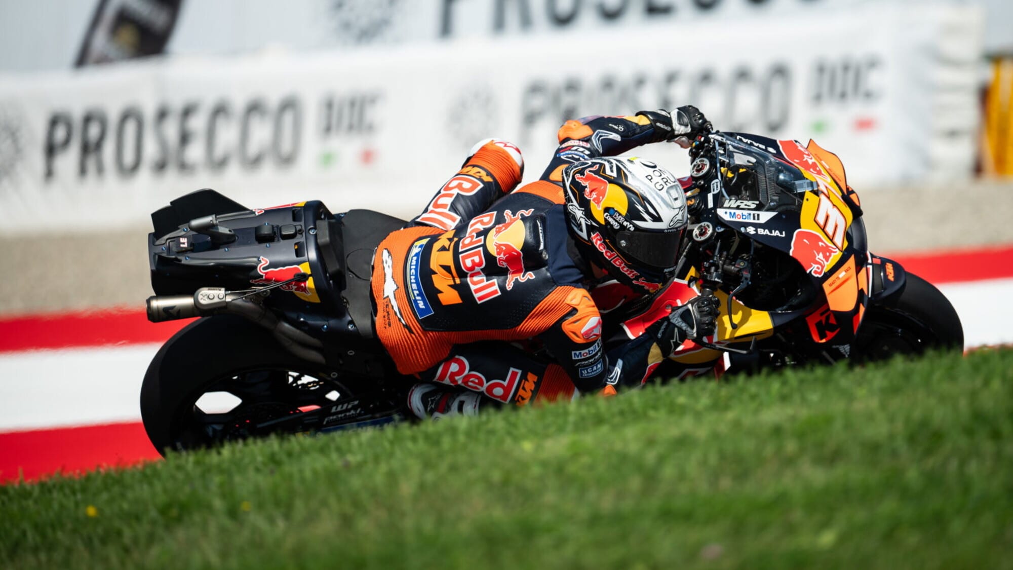MotoGP, Acosta: “I due Marquez più veloci, ma KTM ha fatto un grande step”