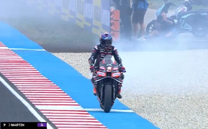 MotoGP, disastro Martin: rompe l'Aprilia poco dopo la bandiera verde