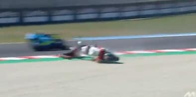 MotoGP, bruttissima caduta di Zarco ad alta velocità: che botta!