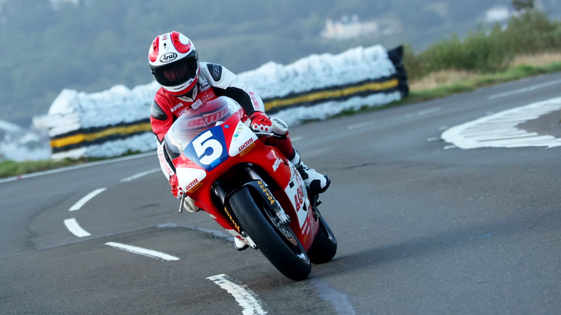 TT Rewind: le leggende del Tourist Trophy in azione sull'Isola di Man
