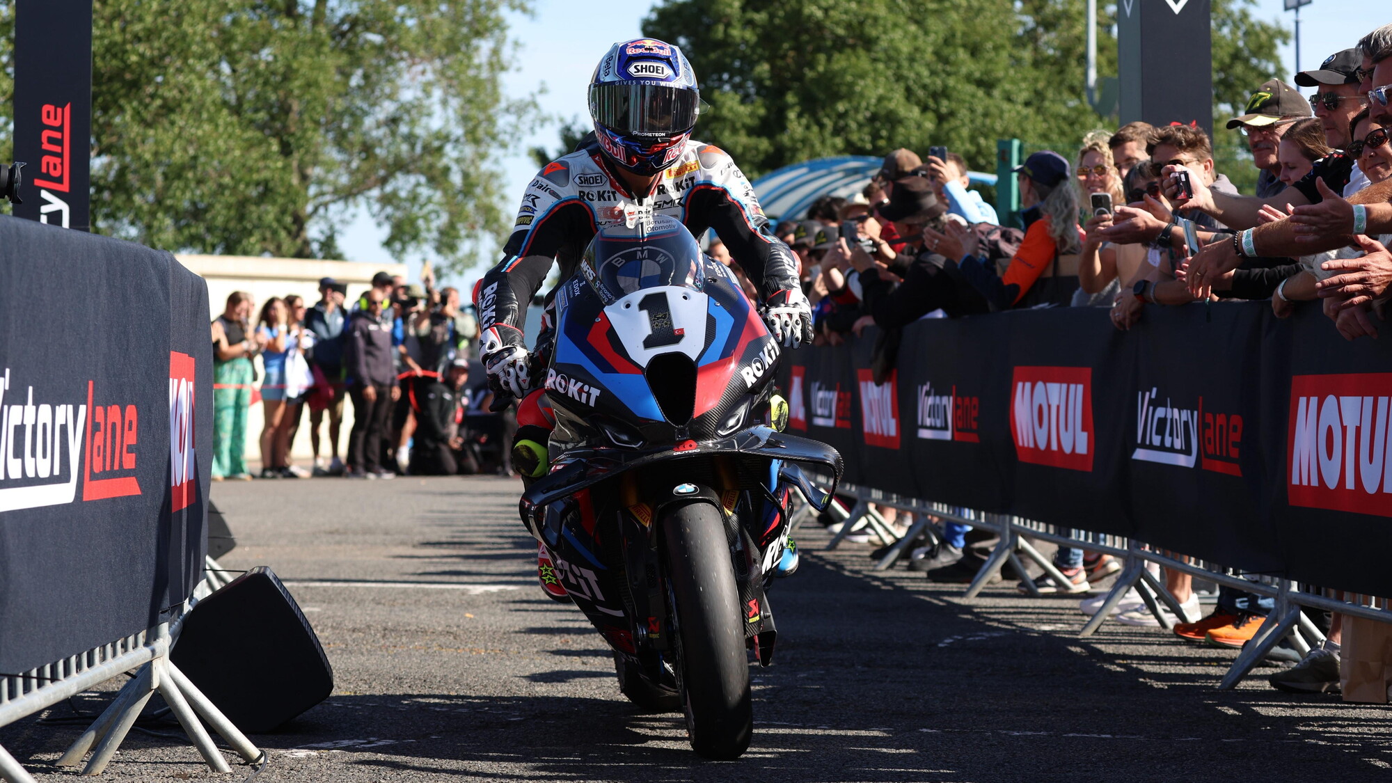 SBK Mangy-Cours: Superpole da record per Razgatlioglu, Bulega 2°