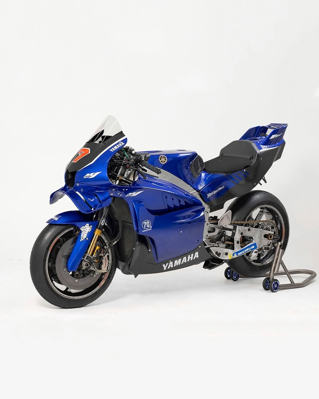 MotoGP, svelata a Misano la nuova Yamaha V4