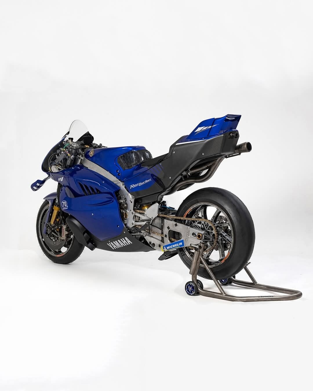 MotoGP, svelata a Misano la nuova Yamaha V4