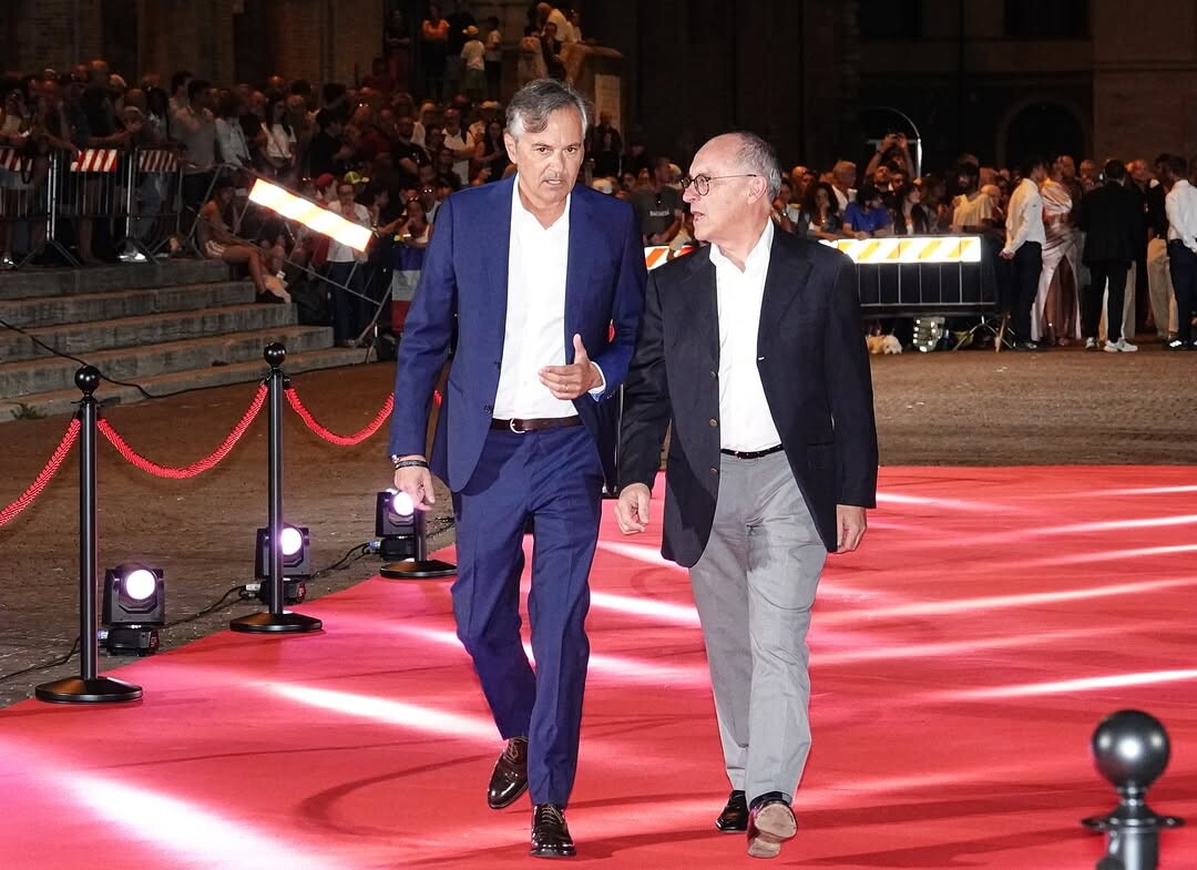 MotoGP, che show a Rimini nella serata dedicata alle Leggende: presenti Rossi, Stoner, Schwantz 