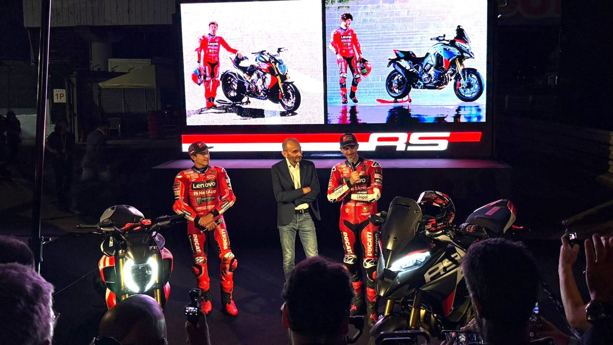 Ducati, Marquez e Bagnaia in passerella con le V4 RS 2026: motori Desmosedici e elettronica da corsa
