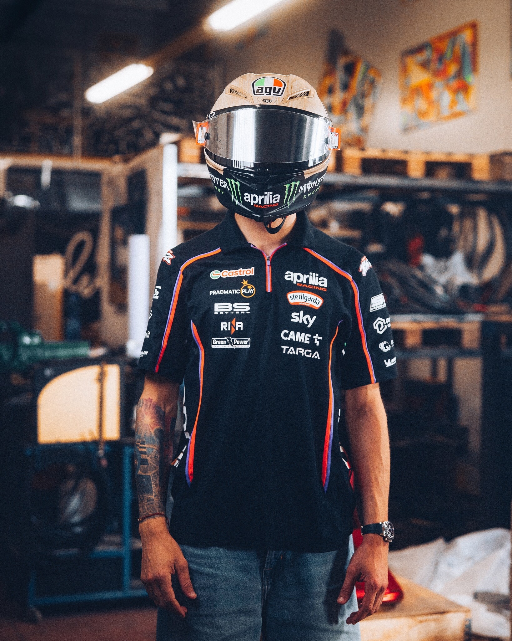 MotoGP: il casco speciale di Marco Bezzecchi ispirato al trio comico Aldo, Giovanni e Giacomo