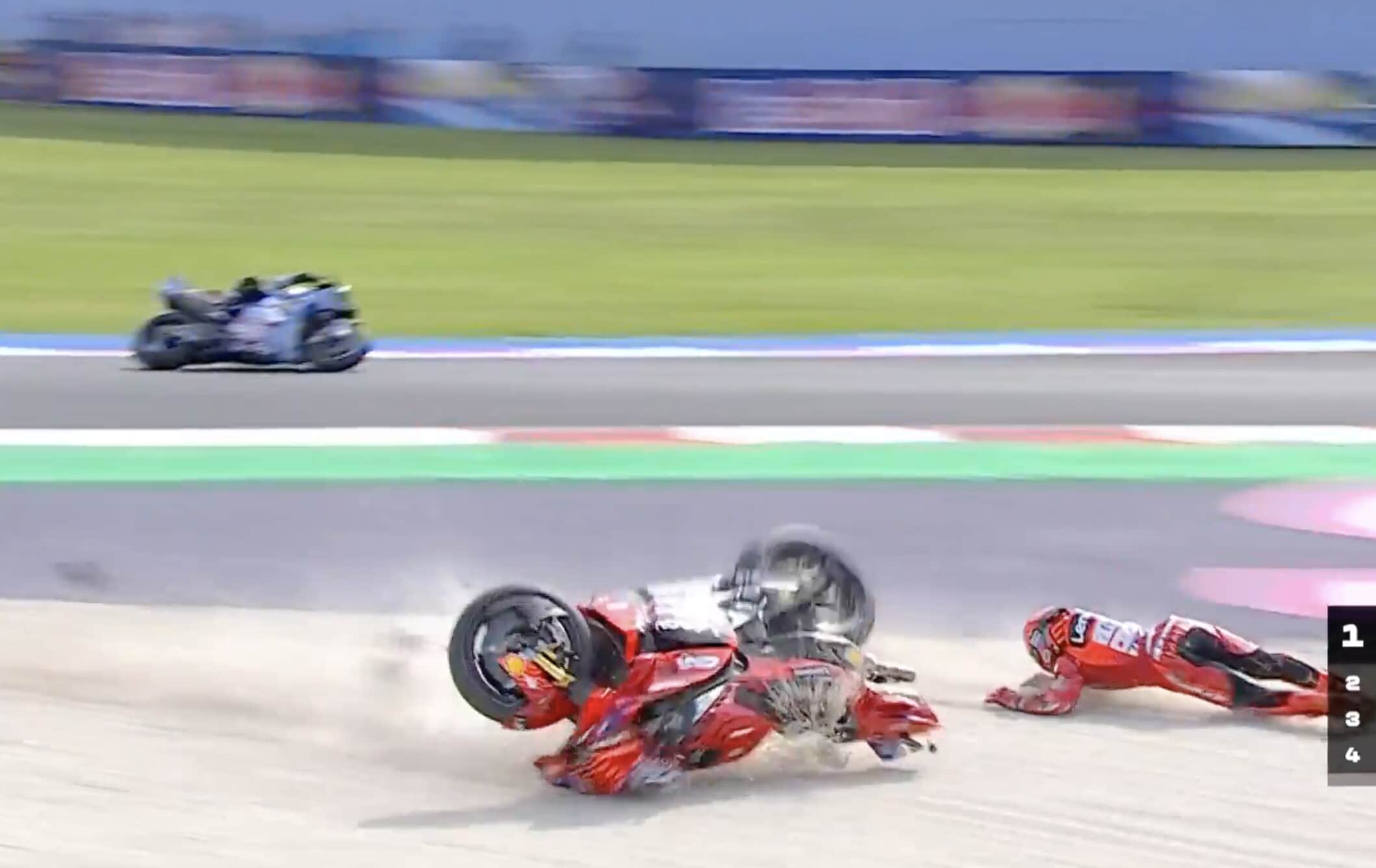 MotoGP, le foto dell'improvvisa caduta di Marc Marquez nella Sprint di Misano