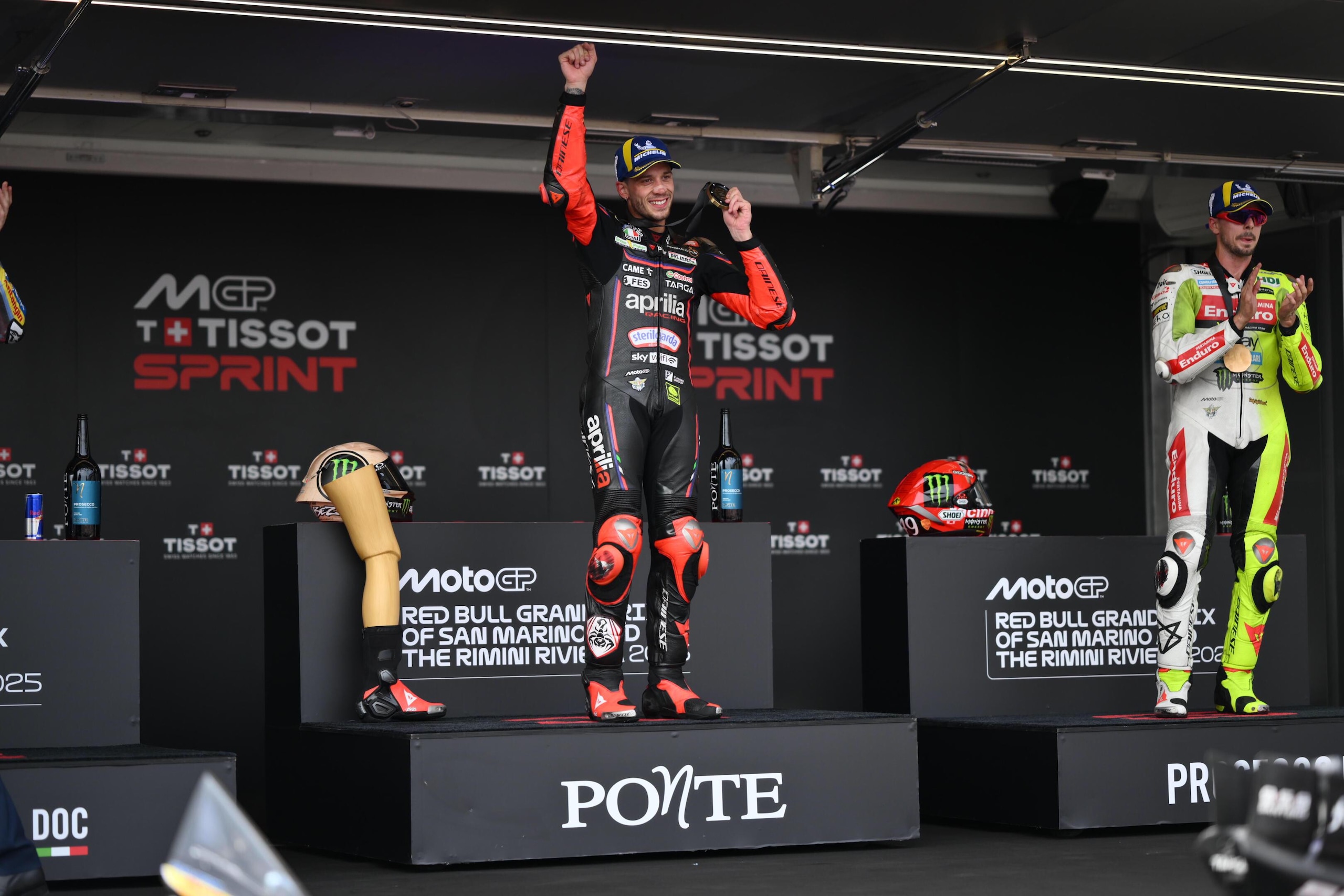 MotoGP San Marino: Marco Bezzecchi con 30.000 lire l'ha fatto meglio! Vittoria e festa con il Garpez