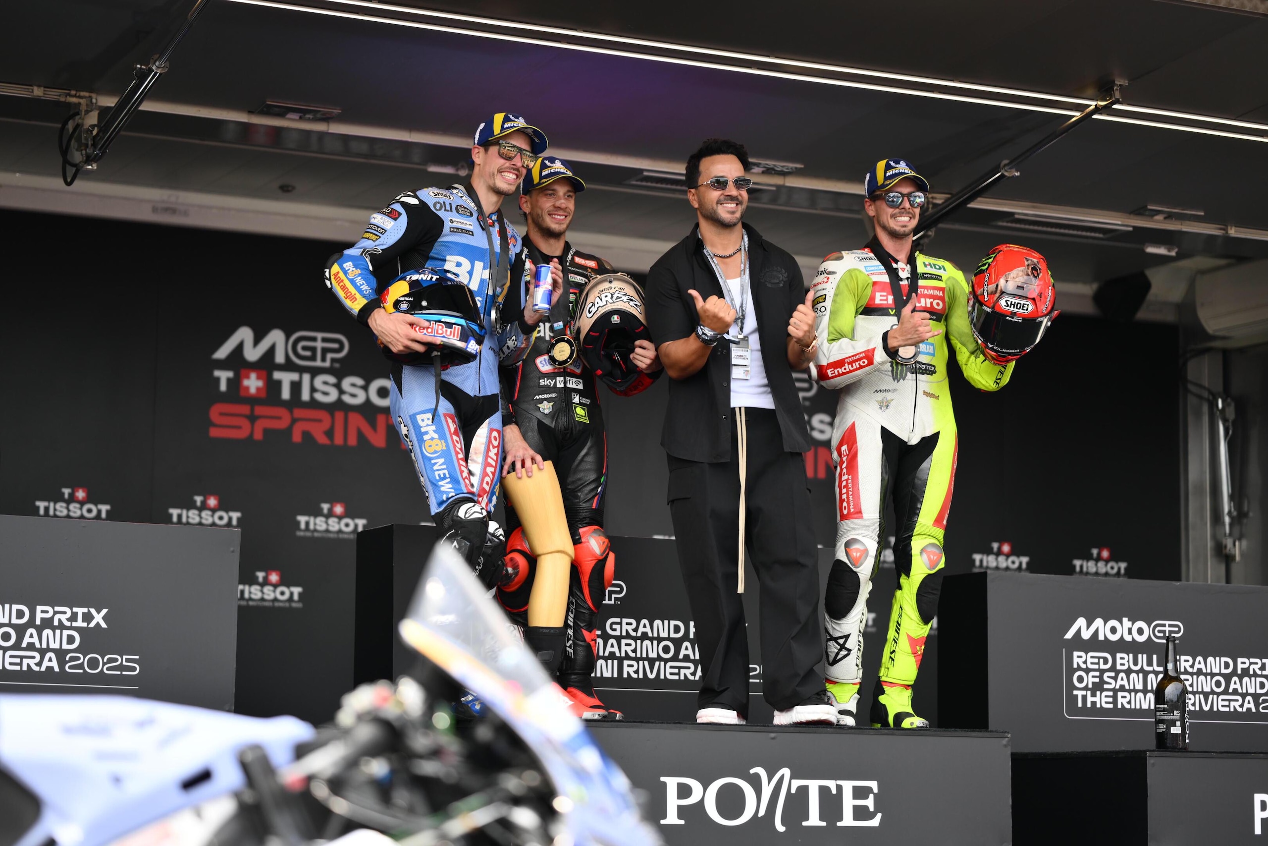 MotoGP San Marino: Marco Bezzecchi con 30.000 lire l'ha fatto meglio! Vittoria e festa con il Garpez