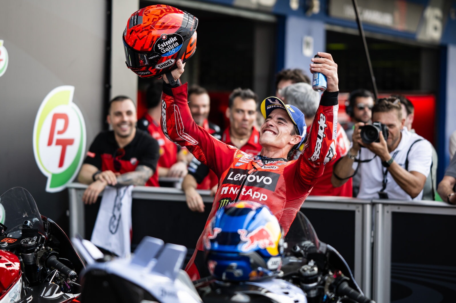 MotoGP, tutti i festeggiamenti di Marc Marquez nel 2025