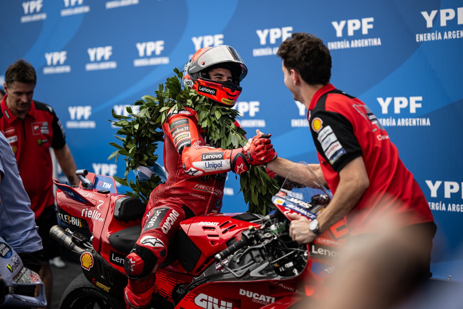 MotoGP, tutti i festeggiamenti di Marc Marquez nel 2025