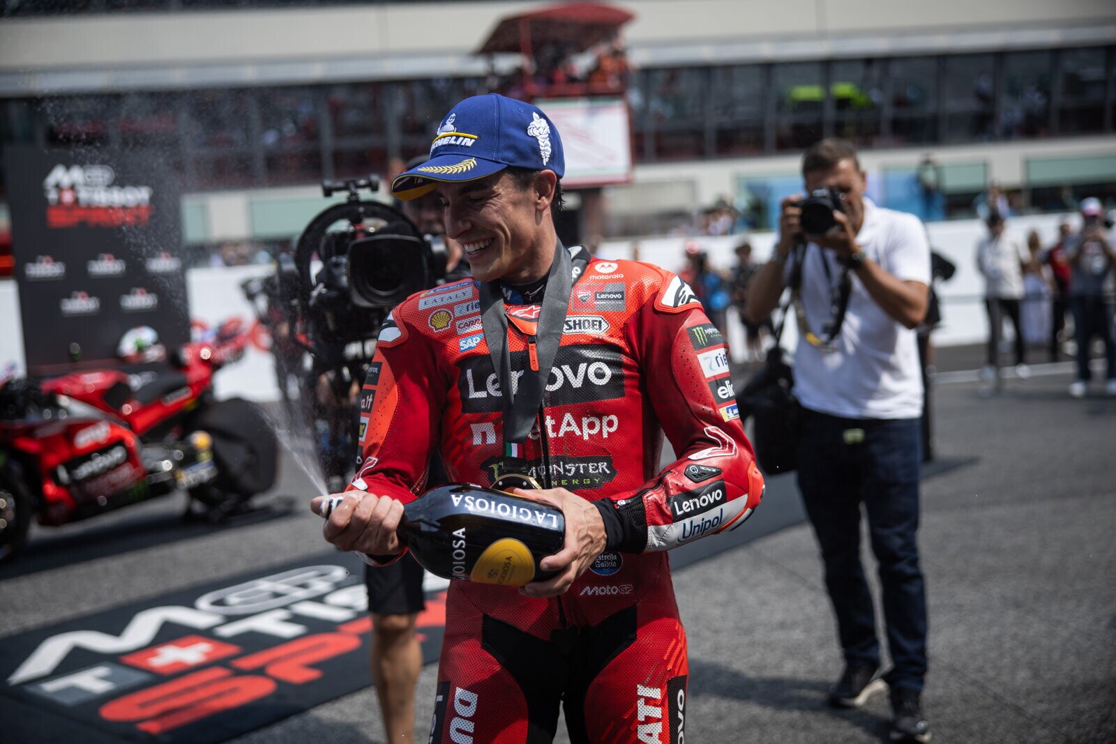 MotoGP, tutti i festeggiamenti di Marc Marquez nel 2025
