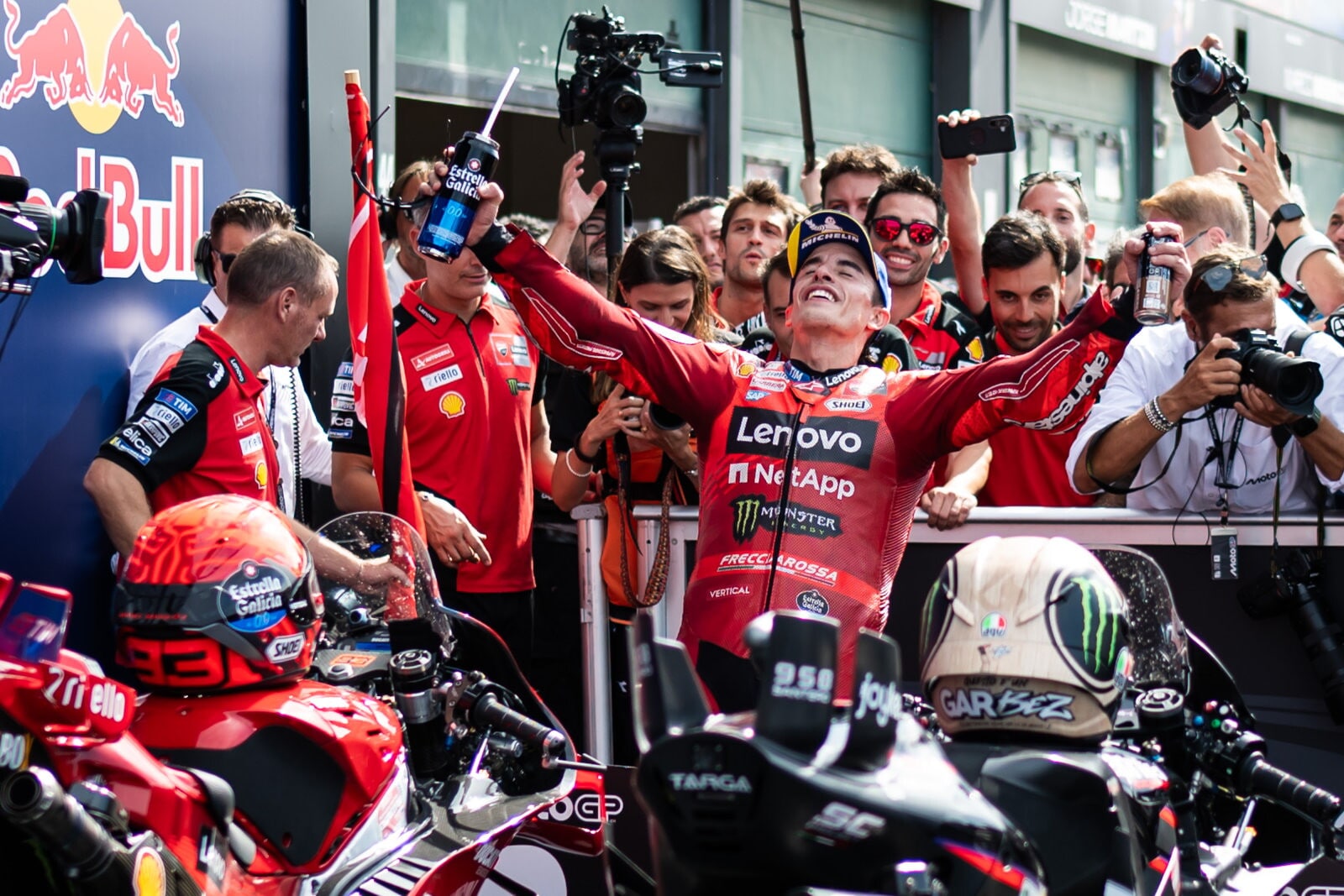 MotoGP, tutti i festeggiamenti di Marc Marquez nel 2025