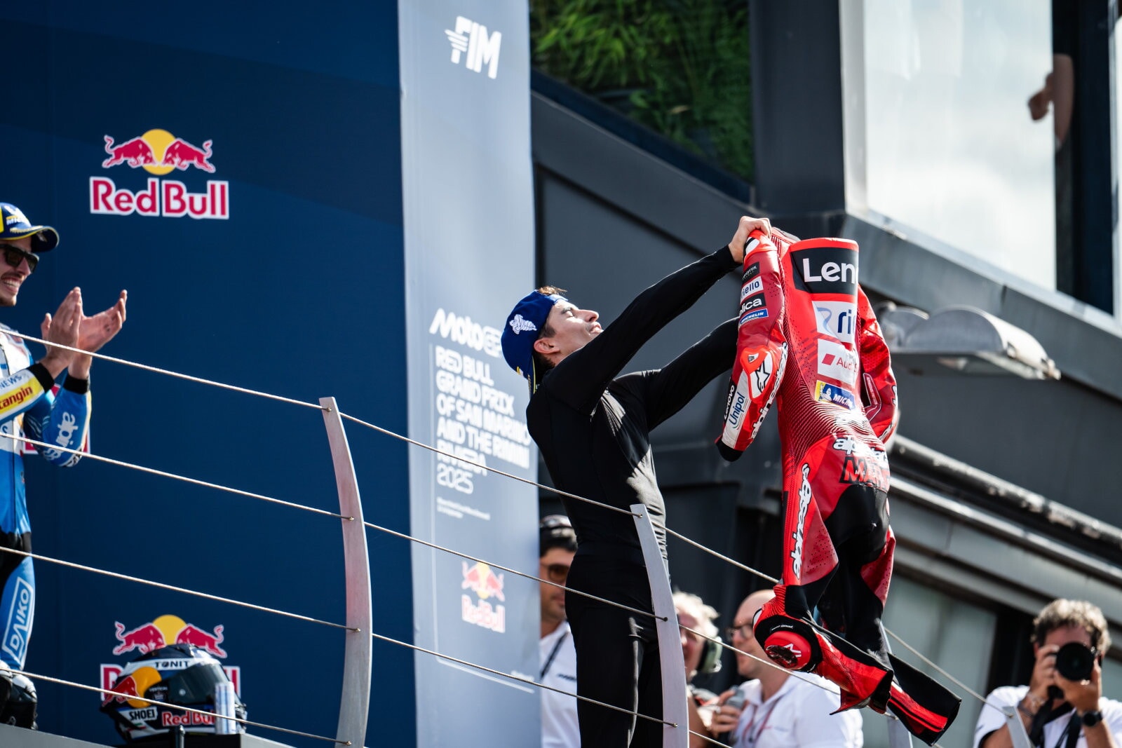 MotoGP, tutti i festeggiamenti di Marc Marquez nel 2025