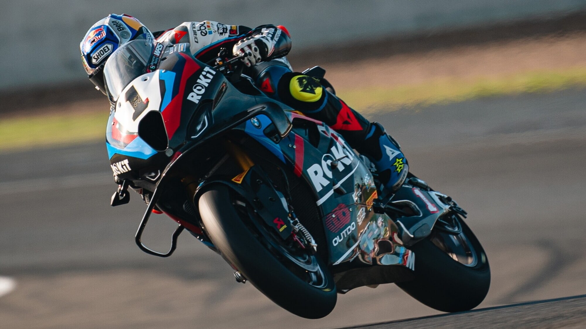 SBK Aragon: Razgatlioglu fa il vuoto in FP1, Bulega insegue