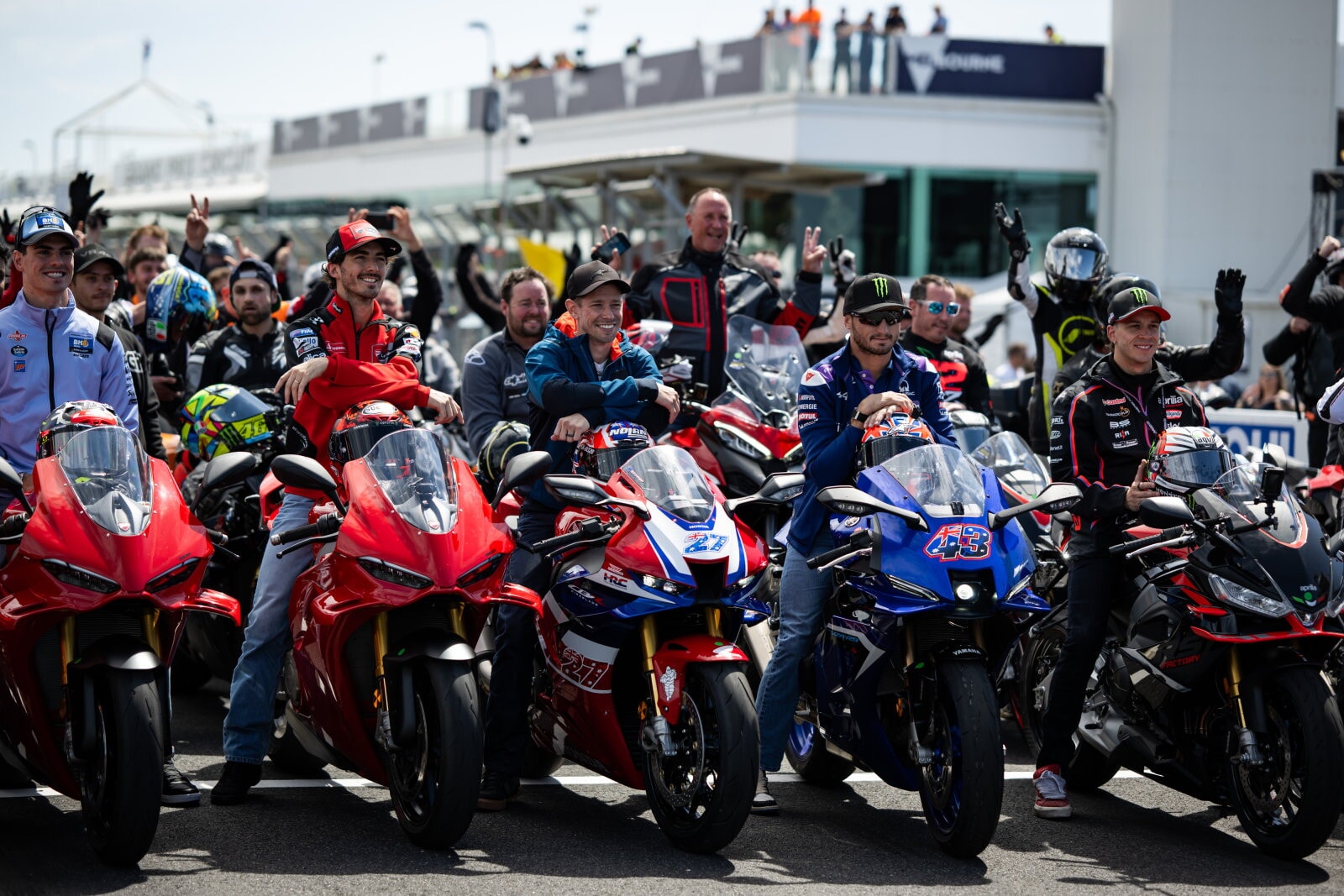 MotoGP Australia: la parata da San Remo a Phillip Island con Stoner, Bagnaia, Miller e Aldeguer